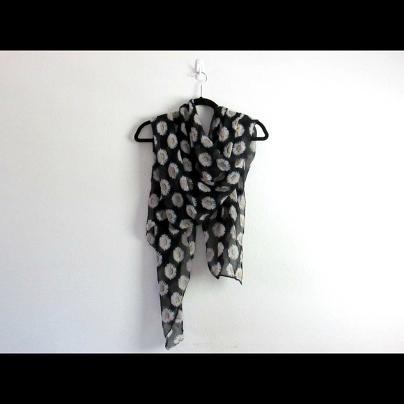 Floral Daisy Scarf