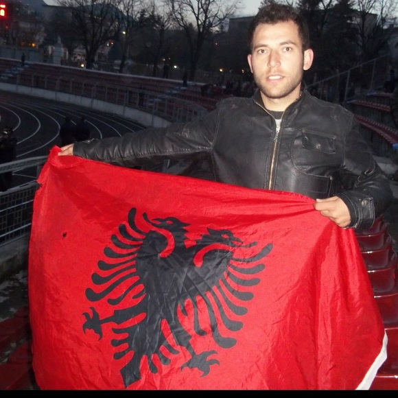 Meet your Posher, Taulant - Picture 4 of 4