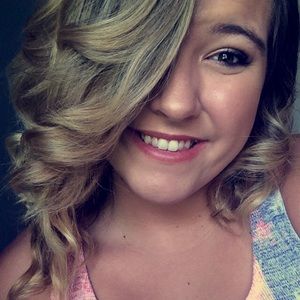 Meet your Posher, Brianna