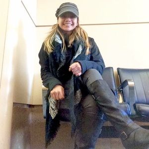 Meet your Posher, Roxanne