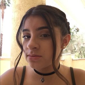 Meet your Posher, Julia