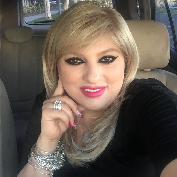 Meet your Posher, Mariet