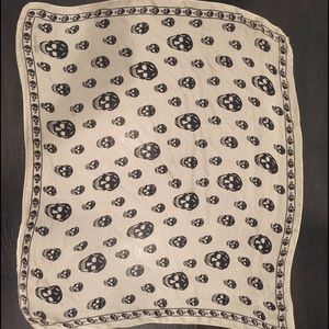 Alexander McQueen skull scarf in cream