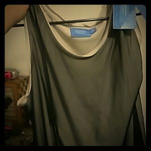 Vera wang Classy sleeveless layered top