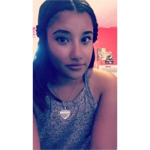 Meet your Posher, Miriam