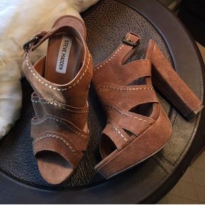 NWOT Suede Steve Madden Heels