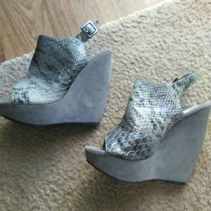 XOXO Faux Snakeskin Wedges Size 6