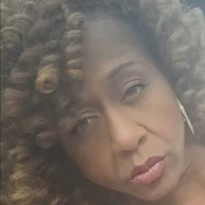 Meet your Posher, Crystal