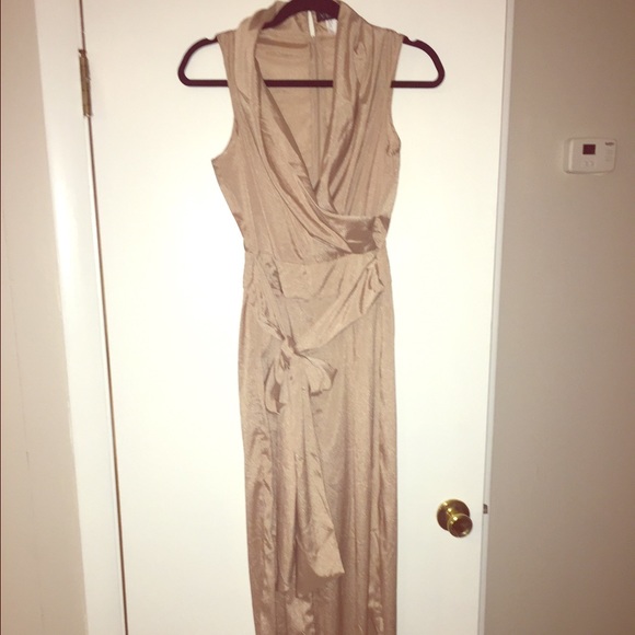 Silky gold pant suit.