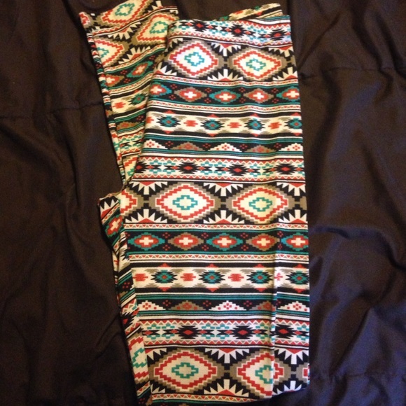 SOLD 🚫🚫Tribal leggings