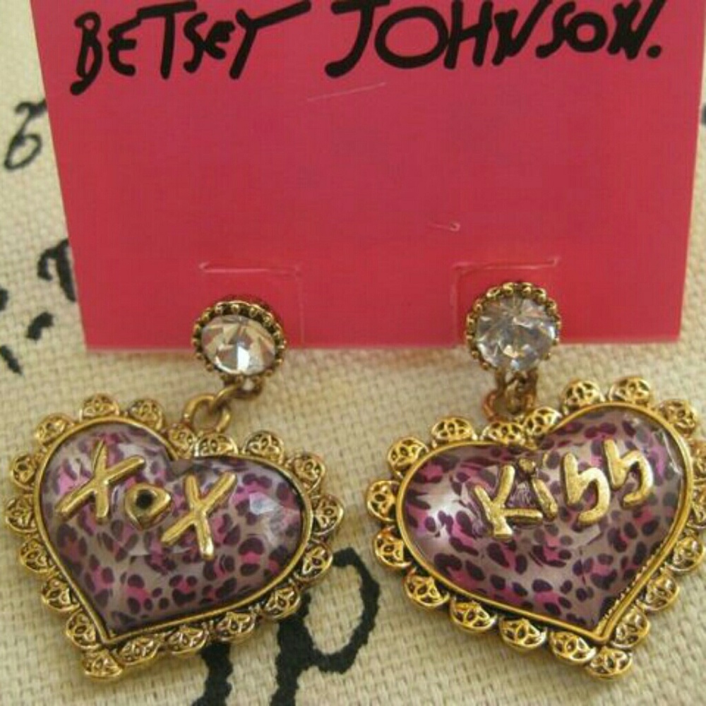 Betsey Johnson kiss xox heart-shaped earrings - Picture 2 of 8