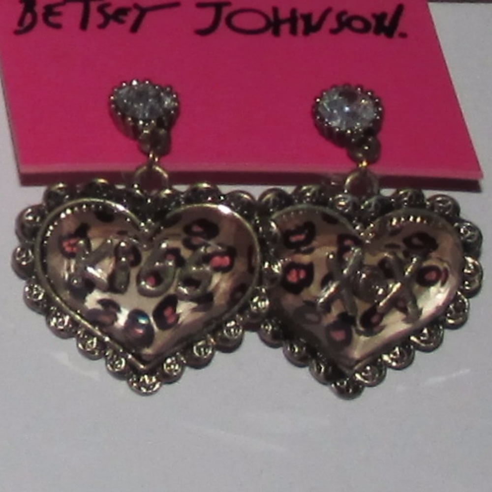 Betsey Johnson kiss xox heart-shaped earrings - Picture 7 of 8
