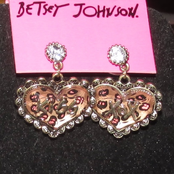 Betsey Johnson kiss xox heart-shaped earrings - Picture 6 of 8