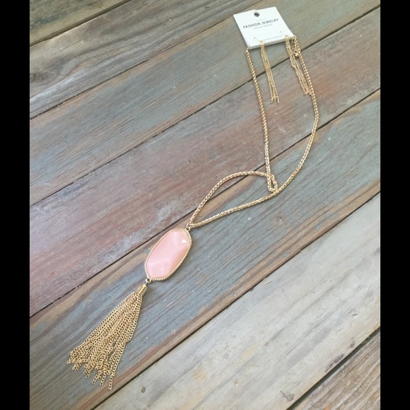 Peach fringe necklace set - Picture 4 of 4