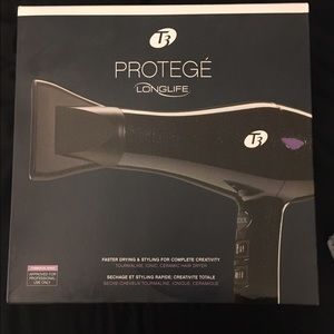 T3 Protegè Blow dryer