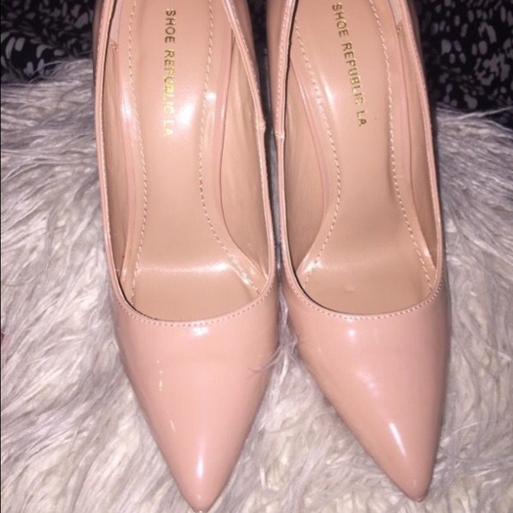 Nude Pumps - Picture 3 of 3