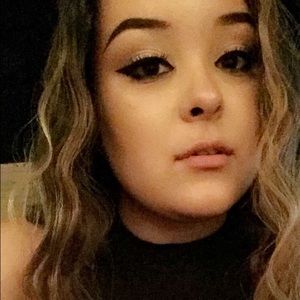 Meet your Posher, Nohemi