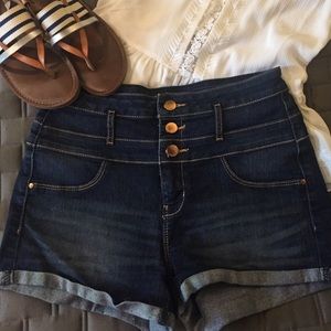 Refuse stretch jean shorts