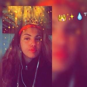 Meet your Posher, Avery