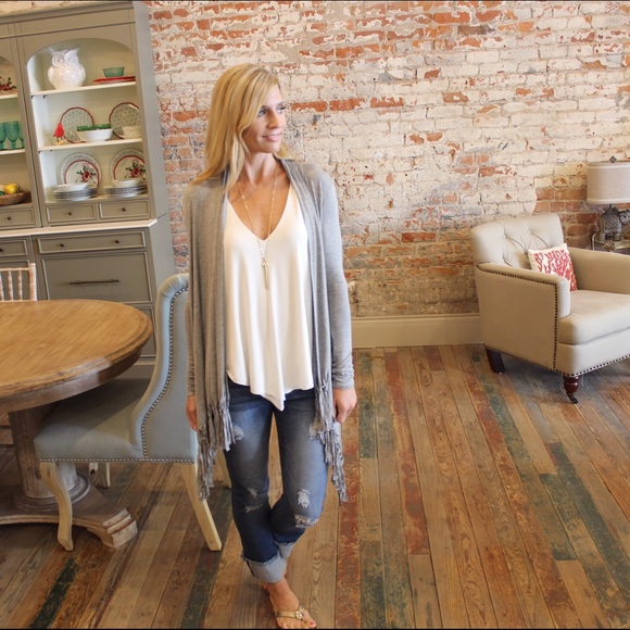 Gray knotted fringe cardigan - Picture 3 of 4