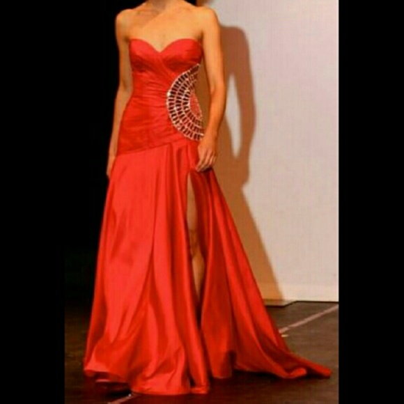 Sherri Hill Red Strapless Tafetta Gown