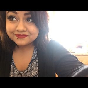 Meet your Posher, Nidia