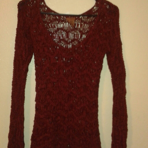 A HAND KNITTED BURGUNDY V NECK SWEATER - Picture 1 of 4