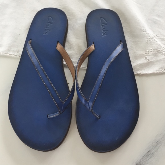 clarks blue flip flops