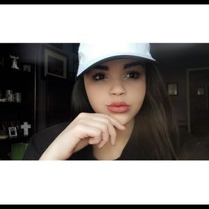 Meet your Posher, Angie