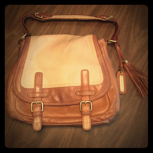 Tan leather shoulder bag