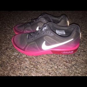 Nike Air max Women size 9 make offers!
