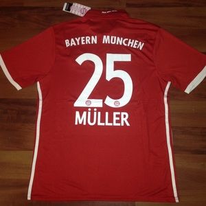 Muller Bayern home jersey NWT