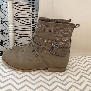 Francesca's boots