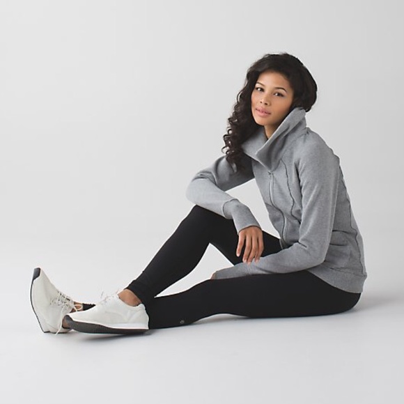 ❌SOLD Lululemon cuddle up jacket - Picture 3 of 4