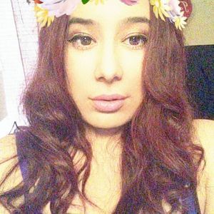 Meet your Posher, Crystal