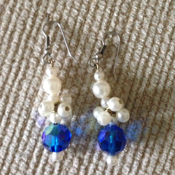 Imitation Pearl drop earrings with blue gem