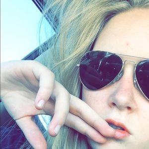 Meet your Posher, Molly