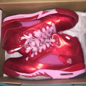 Retro 5 Limited Edition Valentine Jordans