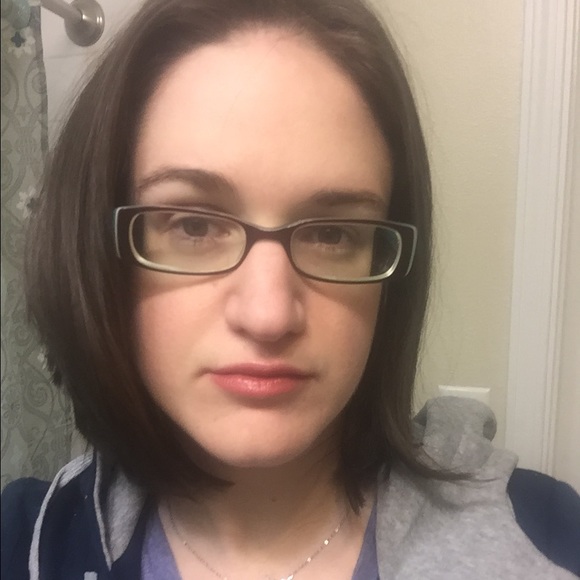 Meet your Posher, Jen - Picture 2 of 3