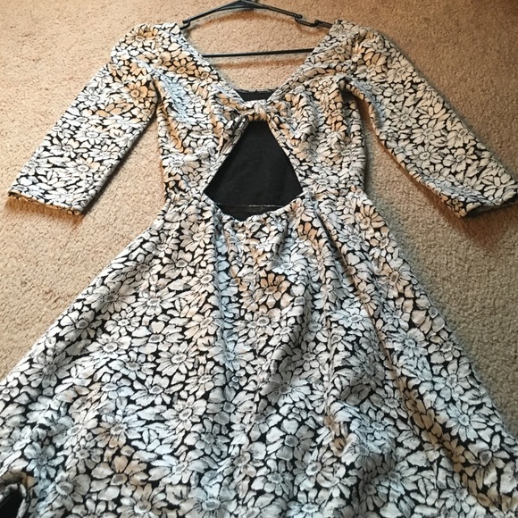 Dress - Picture 2 of 3