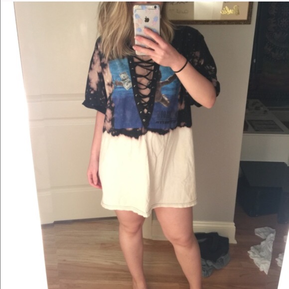 Bleach Dye Lace Up Tee - Picture 3 of 3