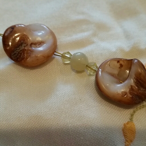 Bead and shell necklace - Picture 3 of 4