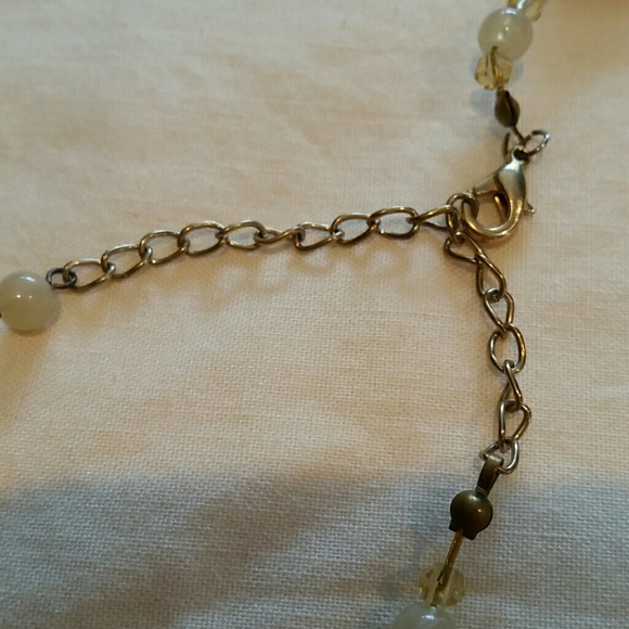 Bead and shell necklace - Picture 4 of 4