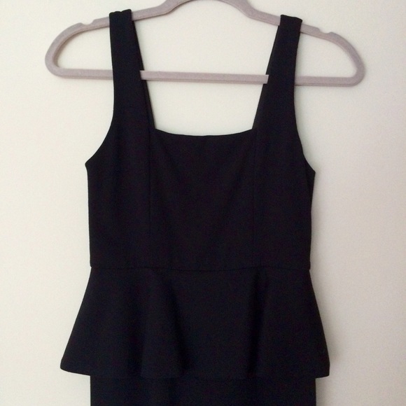 Alice + Olivia Dresses & Skirts - Alice + Olivia Black Peplum Dress (size 0)