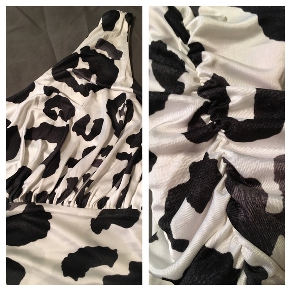 ❌SOLD❌ Express One Shoulder Animal Print Top - Picture 4 of 4