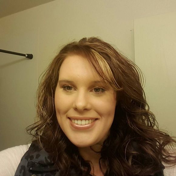 Meet your Posher, Laura - Picture 1 of 1