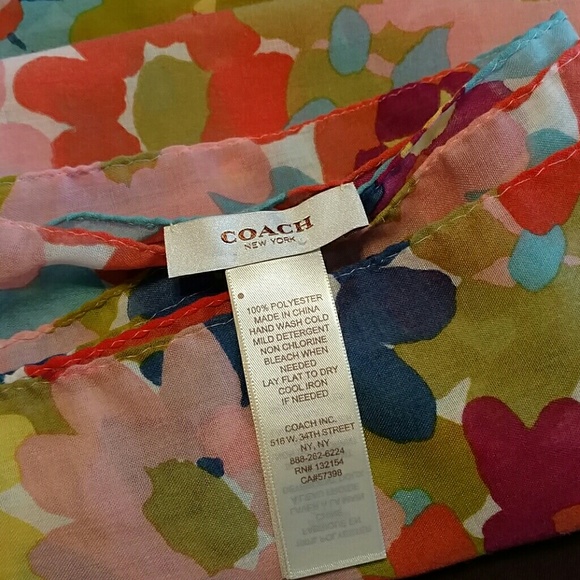 Coach Scarf - Picture 4 of 4