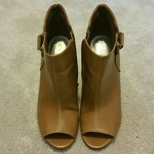 Guess leather peep toe leather booties