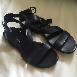 Size 6 black wrap sandal perfect condition