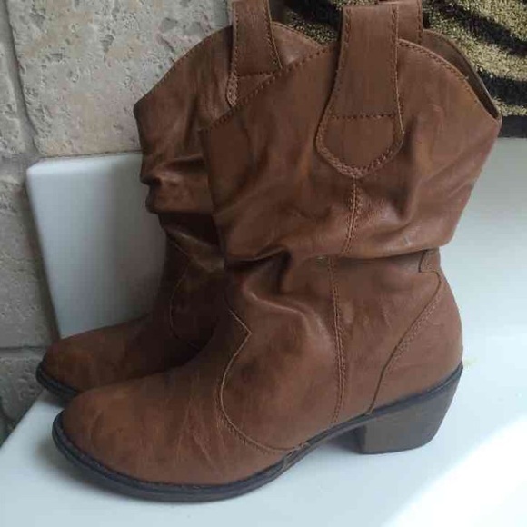 Tan Boots - Picture 1 of 4